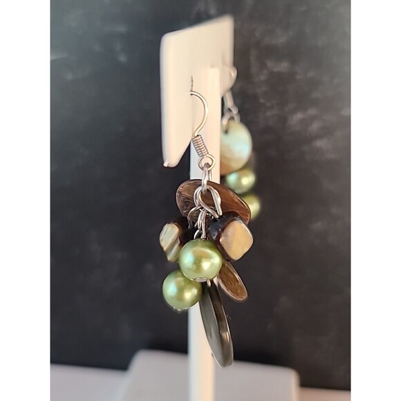 Green And Tan Beaded Shell Dangling Earrings Vintage Costume Jewelry - Picture 5 of 10